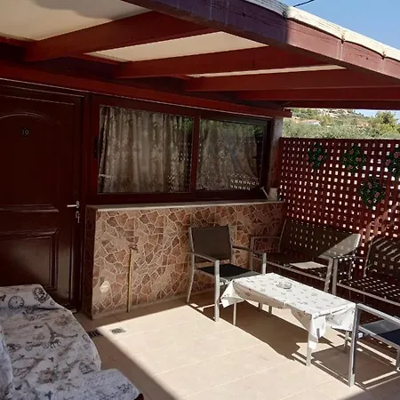 Alojamento de Acomodação e Pequeno-almoço Ionian St&apts *